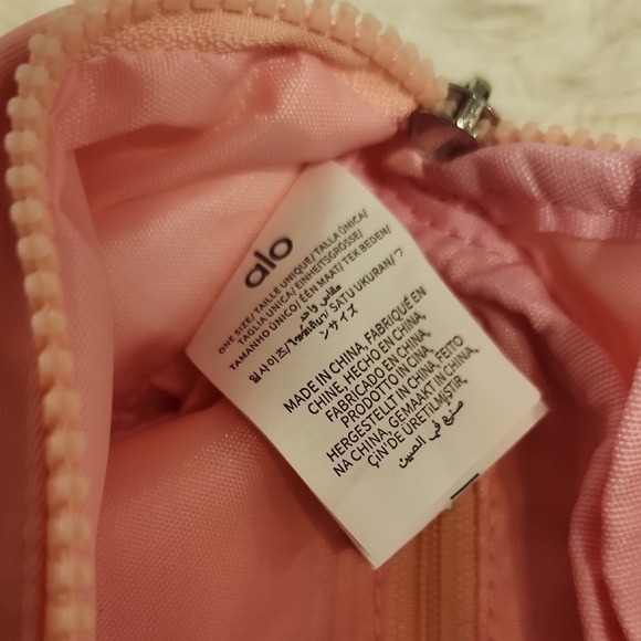 ALO Yoga Pink Crossbody Bag - Picture 4 of 5